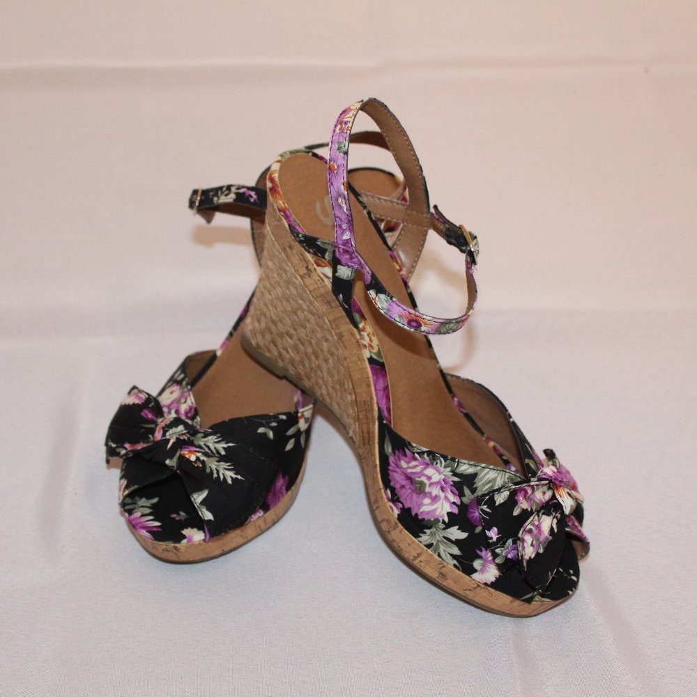 Womens Black Floral Espadrilles Sandals Size 8.5M